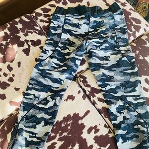VS Pink Camo Leggings